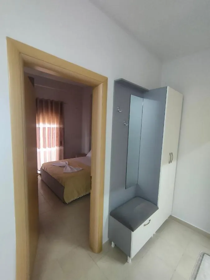 Comfortable Beachfront Apartment Vlorë 0*,